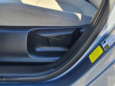 Used 2022 Toyota Corolla LE image 20