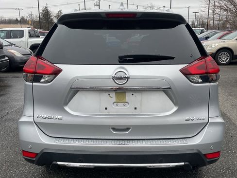 Used 2020 Nissan Rogue SV image 16