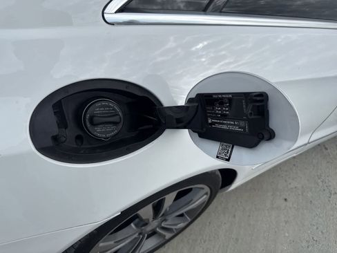 Used 2017 Mercedes-Benz E 400 Coupe image 12