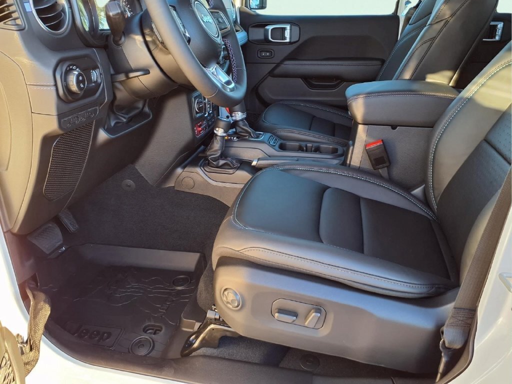 New 2026 Jeep Gladiator Mojave AWD/4WD image 14