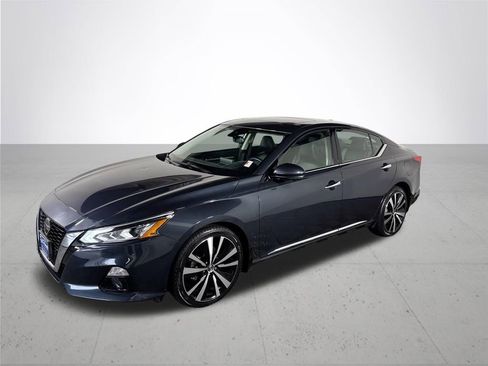 Used 2019 Nissan Altima 2.5 Platinum AWD/4WD image 2
