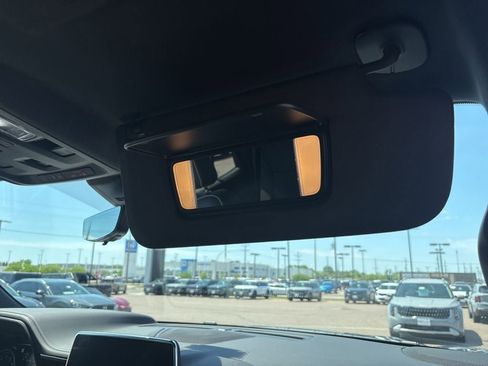 Used 2021 Chevrolet Tahoe Premier AWD/4WD image 40
