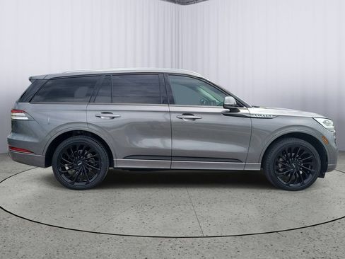 Used 2021 Lincoln Aviator Reserve w/ Equipment Group 210A AWD/4WD image 3