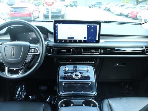 Used 2023 Lincoln Nautilus AWD w/ Premium Package image 17