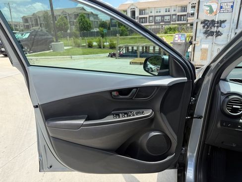 Used 2021 Hyundai Kona SEL w/ Cargo Package FWD image 11