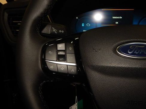 New 2025 Ford Escape SE w/ PHEV Premium Package FWD image 27
