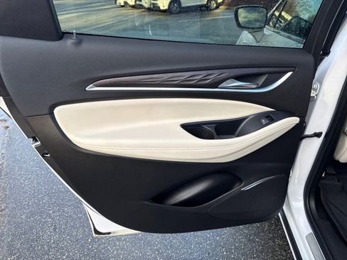 Used 2022 Buick Enclave Avenir image 34