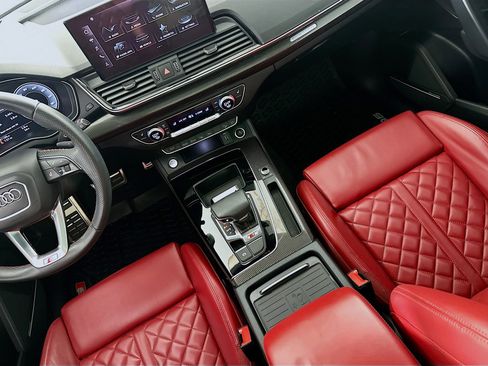 Used 2023 Audi SQ5 Prestige w/ Prestige Package image 19