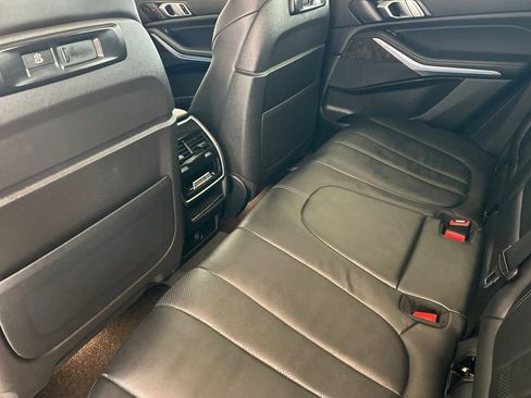 Used 2022 BMW X5 xDrive45e image 9