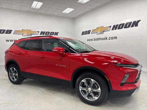 Used 2024 Chevrolet Blazer LT FWD image 3