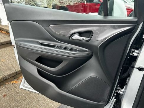 Used 2022 Buick Encore Preferred w/ Safety Package image 10