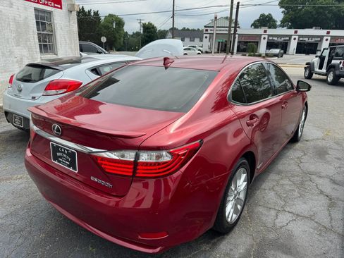 Used 2015 Lexus ES 300h w/ Navigation System Package FWD image 3