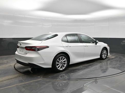 Used 2024 Toyota Camry LE image 8