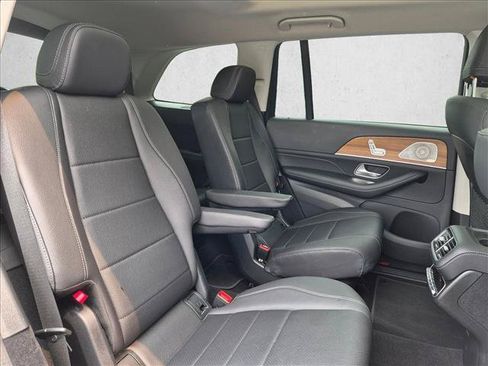 Used 2024 Mercedes-Benz GLS 450 4MATIC image 19
