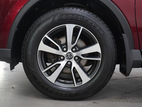 Used 2018 Toyota RAV4 XLE image 28