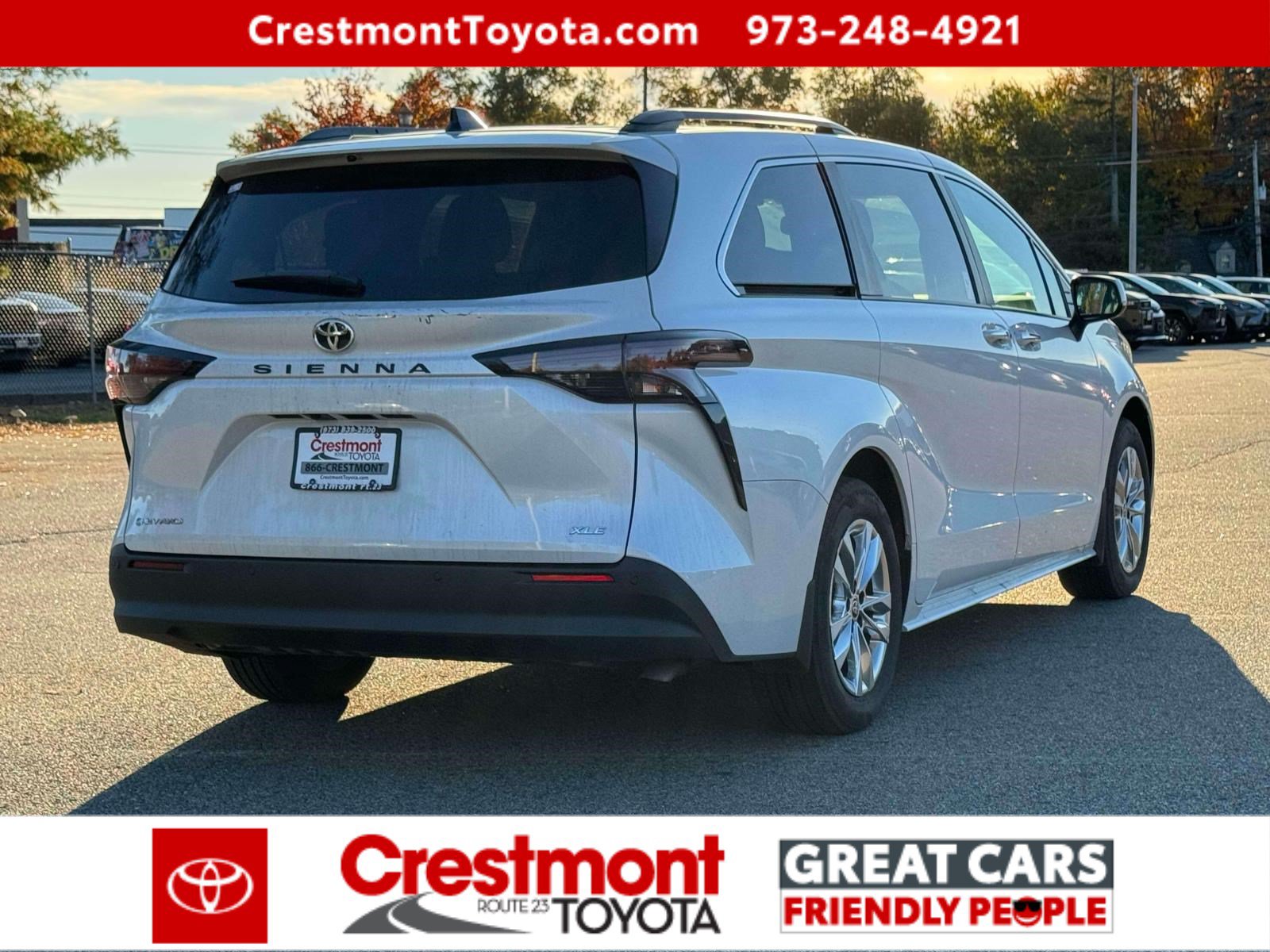 Used 2026 Toyota Sienna XLE AWD/4WD image 3