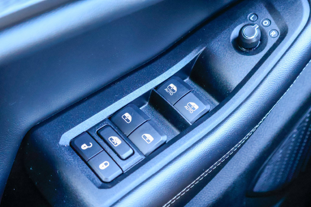 Used 2023 Jeep Grand Cherokee L Laredo RWD image 20