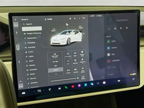 Used 2022 Tesla Model S AWD image 12