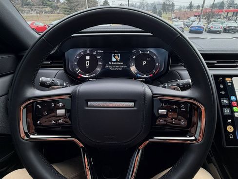 Used 2025 Land Rover Range Rover Sport Dynamic SE image 21