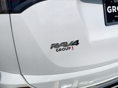 Used 2017 Toyota RAV4 SE w/ Advanced Technology Package FWD image 33