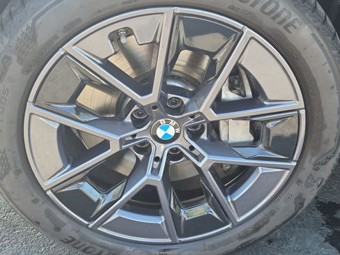 Used 2025 BMW i4 eDrive40 w/ Parking Assistance Package RWD image 13
