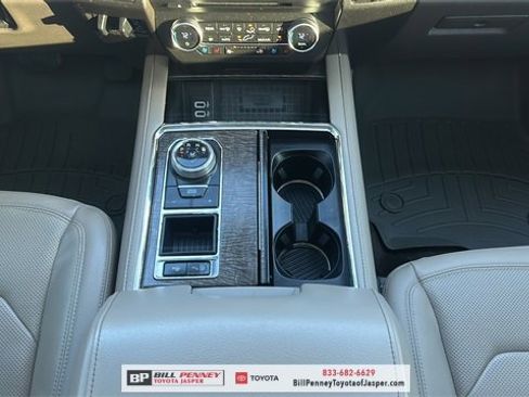 Used 2018 Ford Expedition Limited w/ Equipment Group 301A image 9