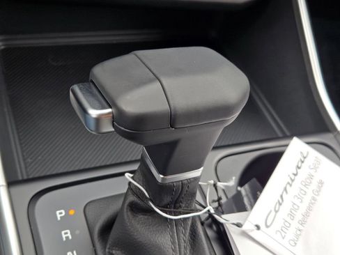 New 2026 Kia Carnival FWD image 32