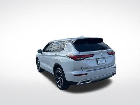 Used 2023 Mitsubishi Outlander SE AWD/4WD image 11