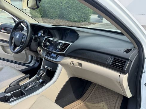 Used 2015 Honda Accord EX-L image 19