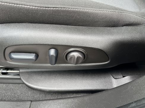 Used 2023 Chevrolet Blazer LT image 19