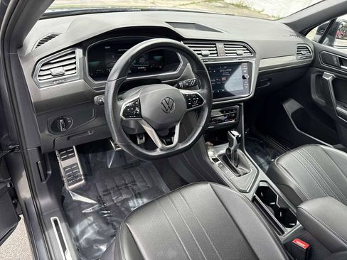 Certified 2024 Volkswagen Tiguan SE R-Line FWD image 2