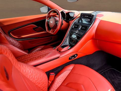 Used 2019 Aston Martin DBS Superleggera RWD image 26