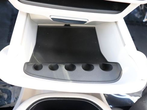 Used 2024 Chrysler Pacifica Touring-L FWD image 46