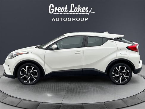Used 2018 Toyota C-HR XLE image 2