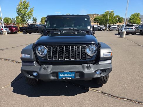 Used 2025 Jeep Wrangler Unlimited Sport AWD/4WD image 14