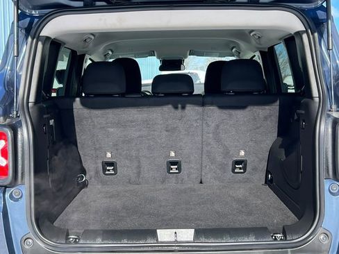 Used 2023 Jeep Renegade Latitude image 32