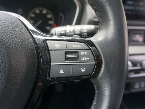 Used 2024 Honda Pilot Touring image 9