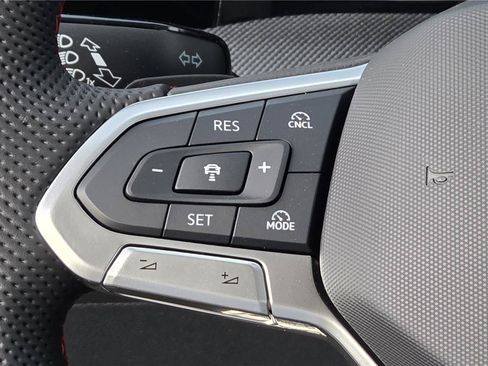 New 2026 Volkswagen GTI SE FWD image 18