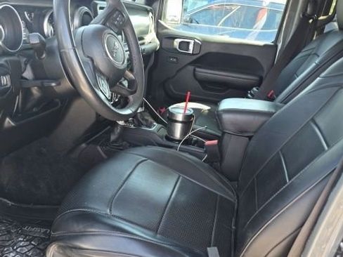 Used 2023 Jeep Gladiator Sport image 5