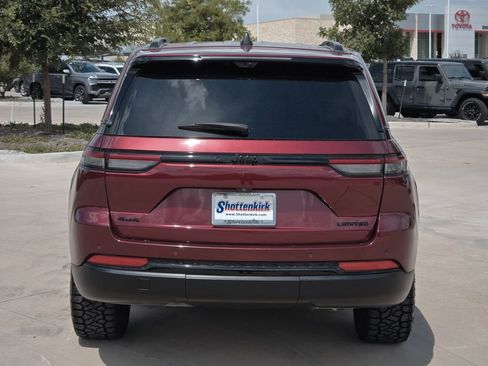 Used 2023 Jeep Grand Cherokee Limited w/ Luxury Tech Group II AWD/4WD image 7
