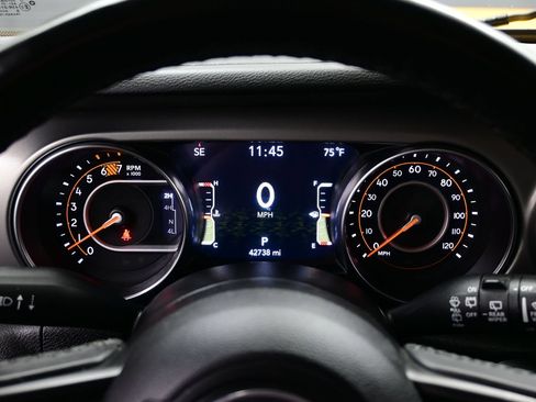 Used 2021 Jeep Wrangler Unlimited Sport AWD/4WD image 25