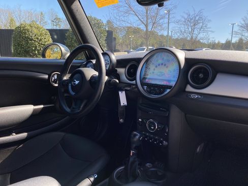 Used 2014 MINI Cooper Convertible image 6