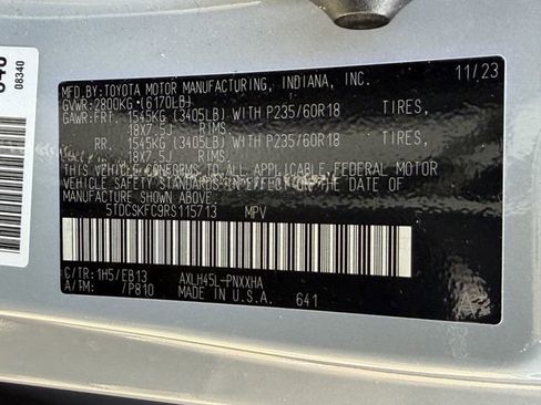 Used 2024 Toyota Sienna XLE Woodland Edition AWD/4WD image 36