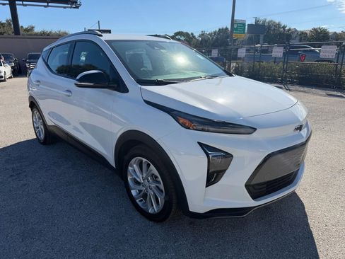 Used 2022 Chevrolet Bolt EUV LT w/ Driver Confidence Package image 3