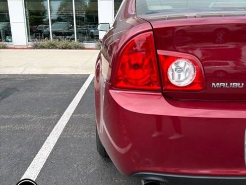 Used 2010 Chevrolet Malibu LT w/ HFV6 Engine Package FWD image 6