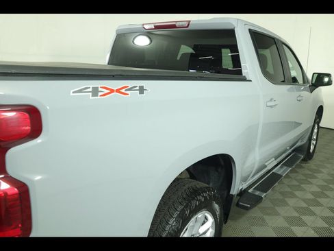 Used 2024 Chevrolet Silverado 1500 LT AWD/4WD image 19