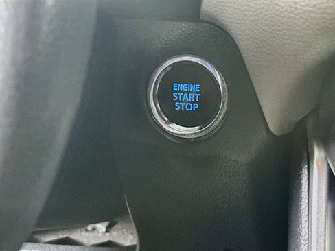 Used 2019 Toyota RAV4 XLE w/ Convenience Package FWD image 20