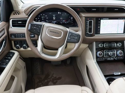 Used 2022 GMC Yukon Denali w/ Denali Premium Package AWD/4WD image 25