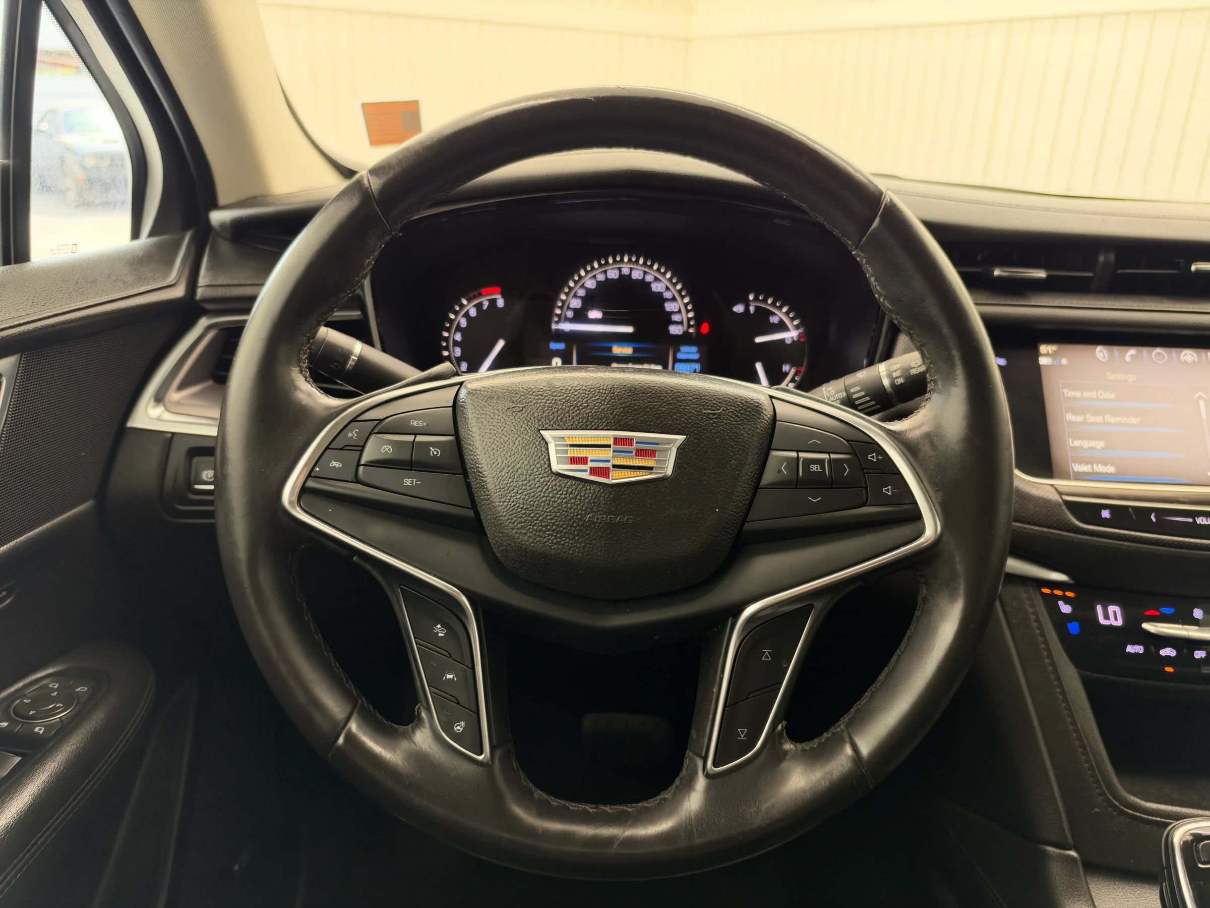 Used 2018 Cadillac XT5 Premium Luxury FWD image 19