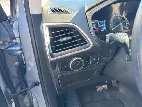 Used 2024 Ford Edge SE w/ Black Appearance Package image 14